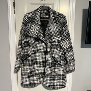 Beautiful NWOT PLAID coat
